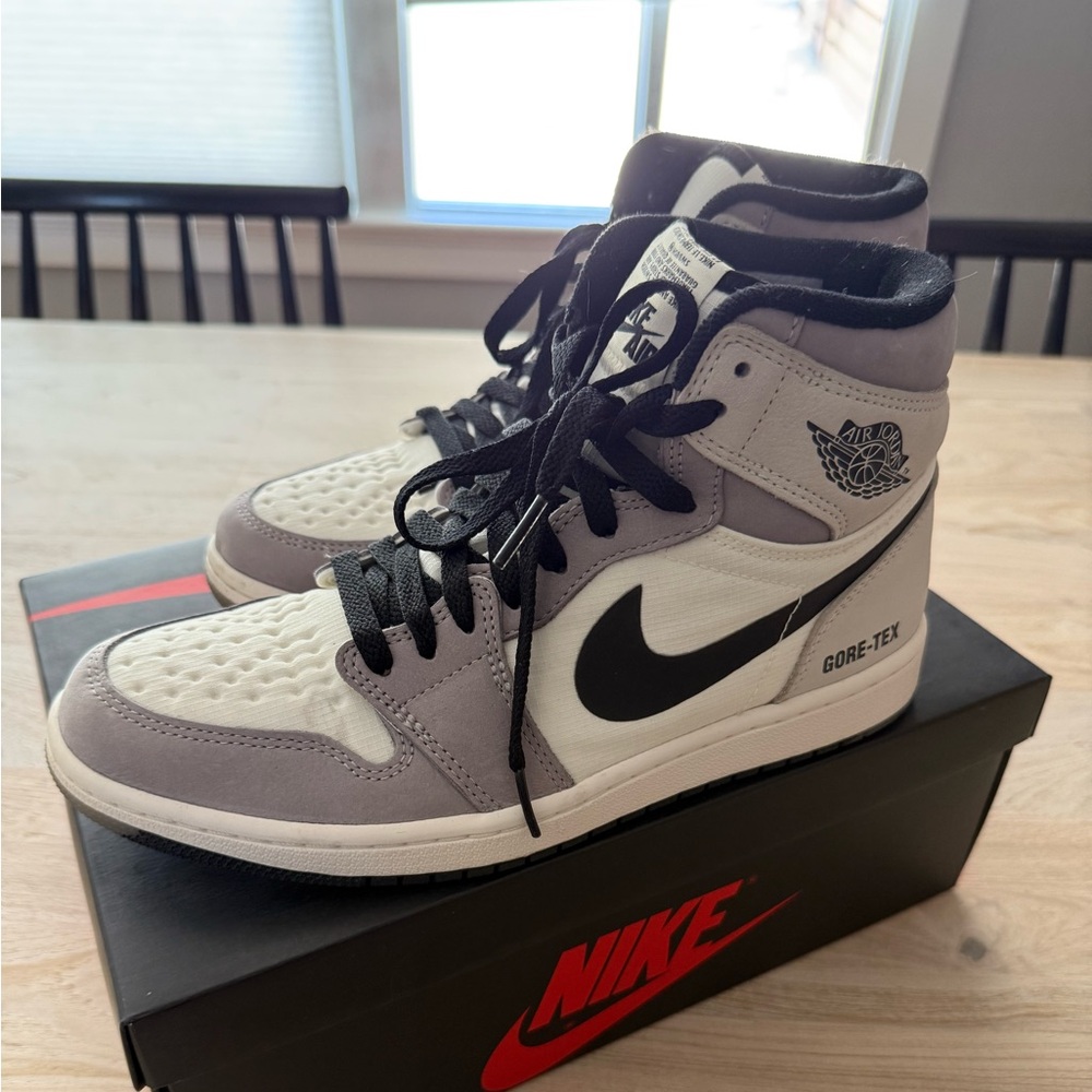 Nike Gore Tex Jordan 1 Black and Gray Sneakers High-Top. Men’s size 8